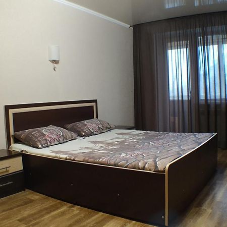Апартаменты В Центре Металлургов 27 Kr Apartments Kryvyi Rih Exterior foto
