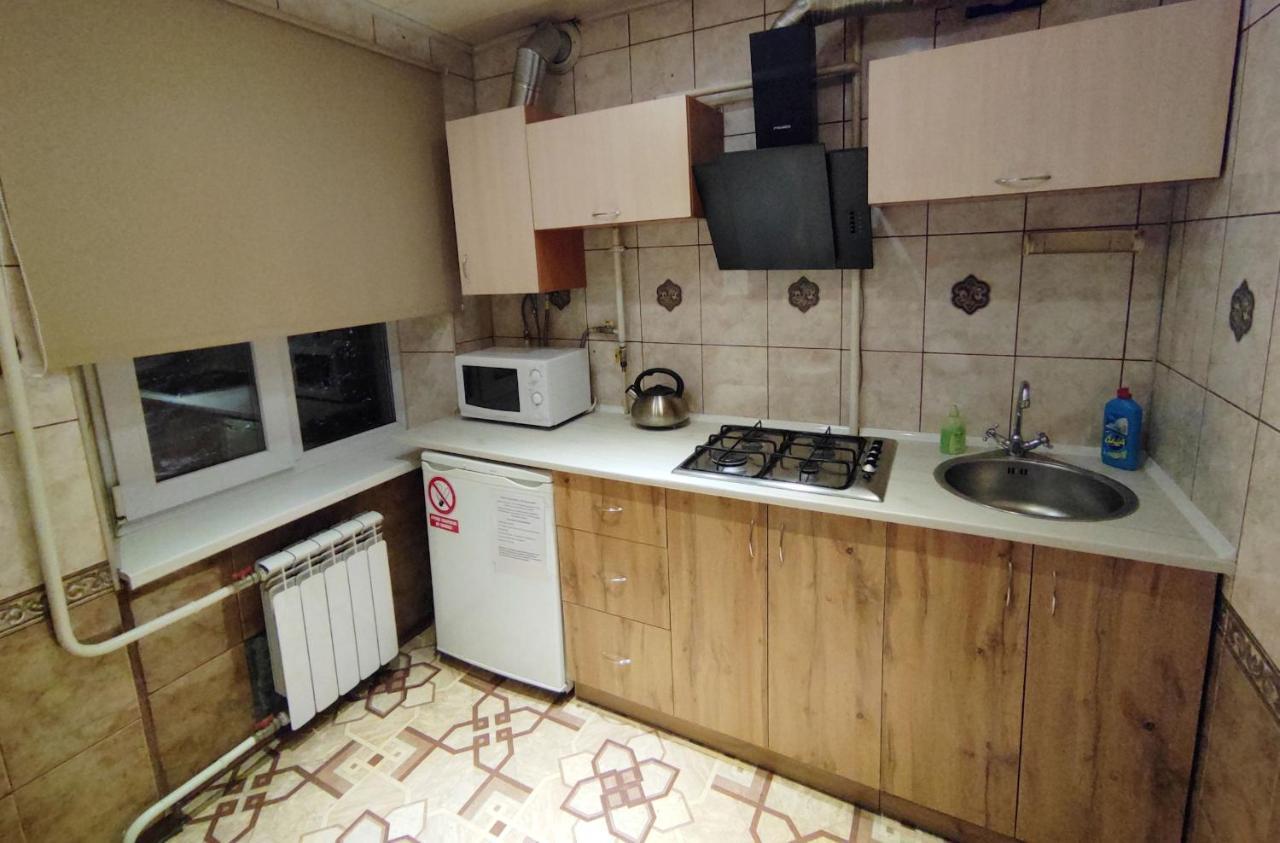 Апартаменты В Центре Металлургов 27 Kr Apartments Kryvyi Rih Exterior foto