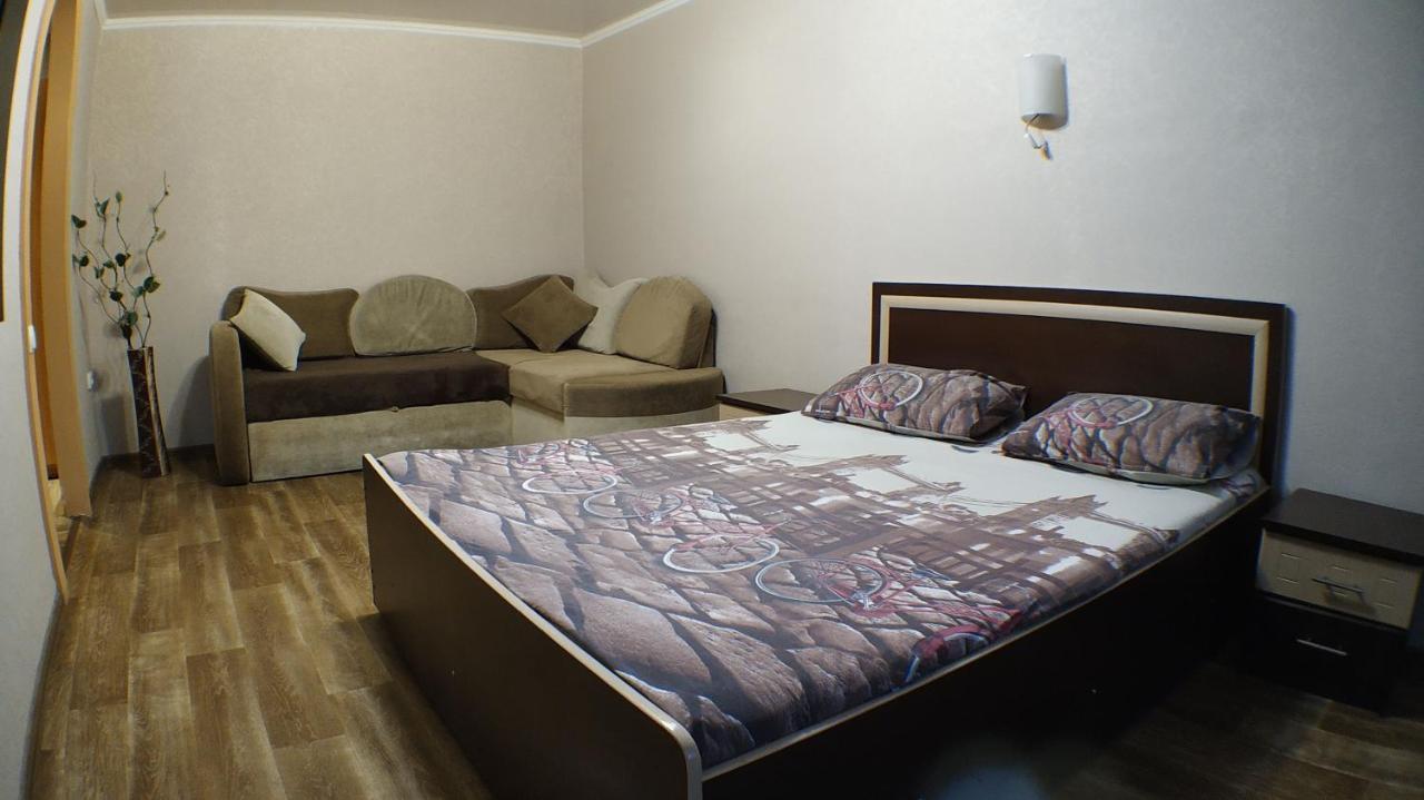Апартаменты В Центре Металлургов 27 Kr Apartments Kryvyi Rih Exterior foto