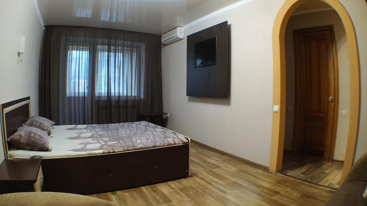 Апартаменты В Центре Металлургов 27 Kr Apartments Kryvyi Rih Exterior foto