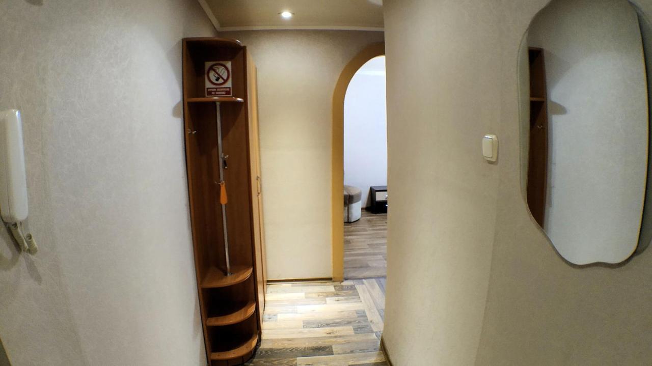 Апартаменты В Центре Металлургов 27 Kr Apartments Kryvyi Rih Exterior foto